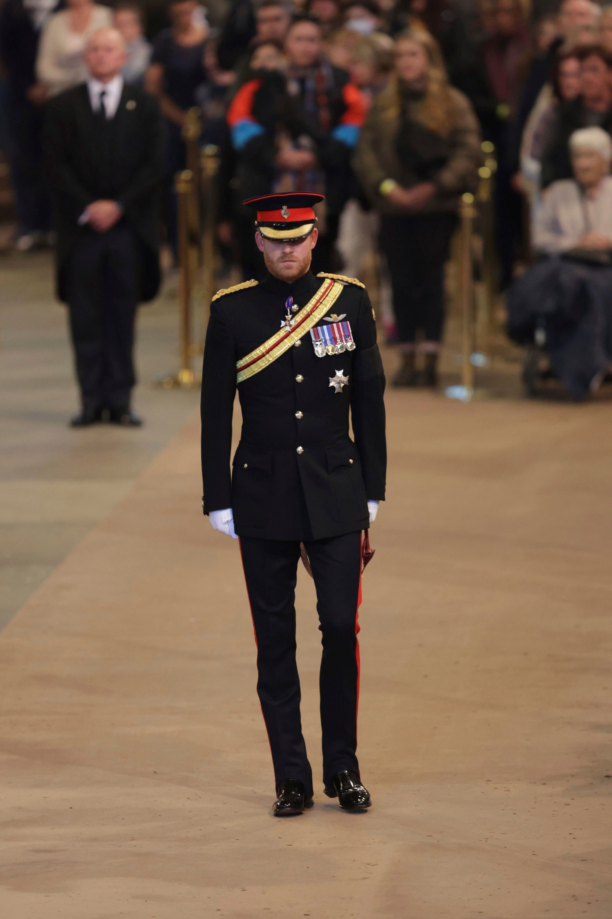 Princ Harry sa nestihol rozlúčiť s kráľovnou v Balmorale.