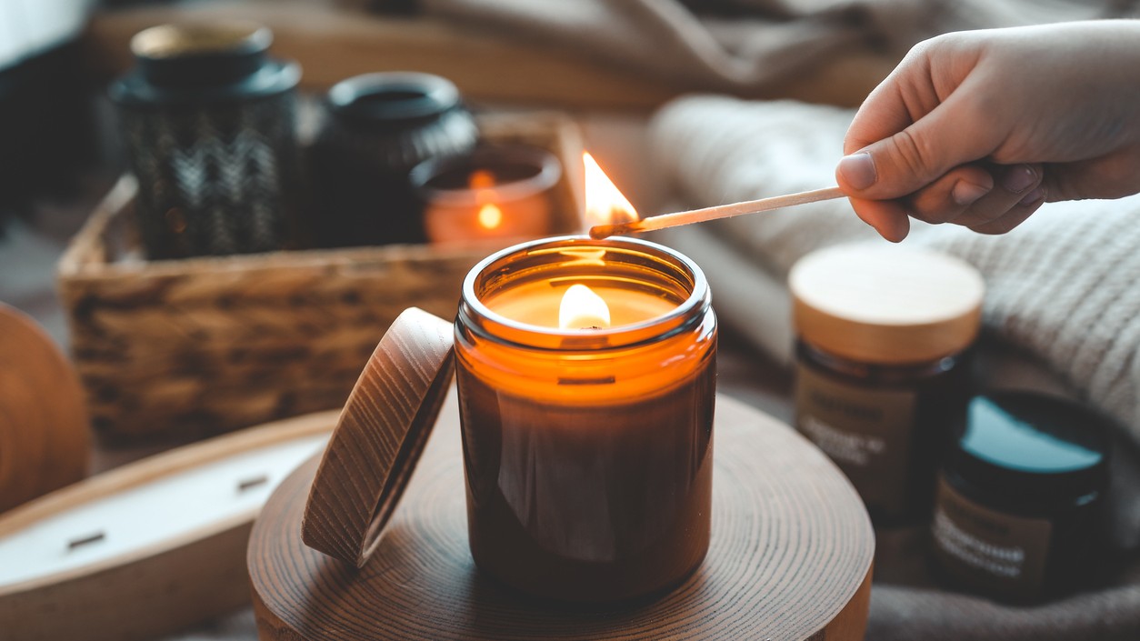 Sviečky produkujú v interiéri látky zvyšujúce riziko rakoviny, obzvlášť tie vonné. (ilustračné foto)