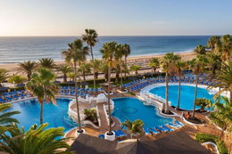Zaplanuj urlop na Lanzarote. Polecamy doskonałe miejsca na nocleg 200 m od plaży