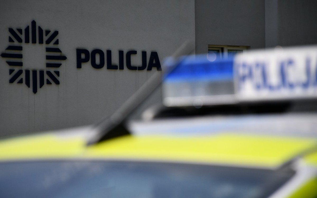 Tragiczny wypadek w Polakach. Mężczyzna spadł z dachu podczas wykonywania robót na wysokości
