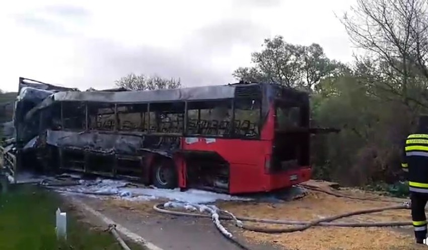 Izgoreli autobus u kom su stradale tri osobe