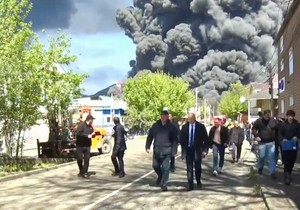 Guverner Krasnodarske oblasti Venijamin Kondratjev na mestu požara u naftnoj rafineriji Tuapse 28. aprila