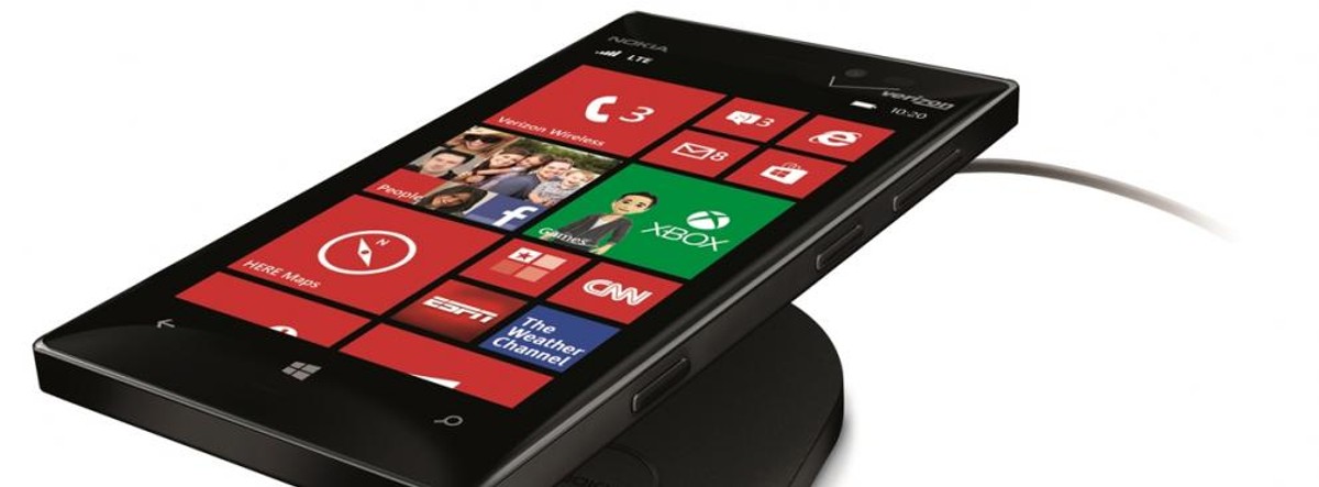 Nokia Lumia 928 Wyświetlacz: 4.5" WXGA HD OLED; 1280 x 768, Gorilla® Glass 2 Procesor: 1.5GHz dual core, Qualcomm MSM8960+WTR Pamięć: 1 GB RAM; 32GB wbudowanej pamięci Aparat: PureView 8.7MP Auto Focus with Carl Zeiss Tessar f/2.0, 26mm Bateria: 2000mAh Li-po, BV 4-NW