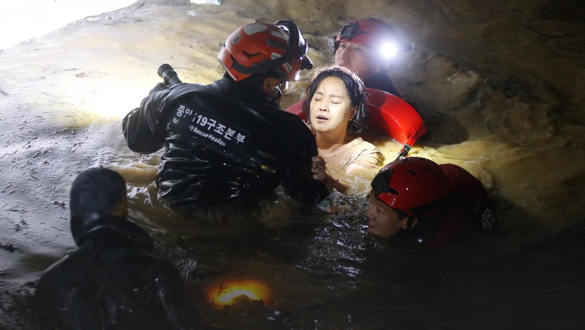Korea Płd. Co najmniej 10 ofiar śmiertelnych tajfunu Hinnamnor; 7 osób utonęło na parkingu