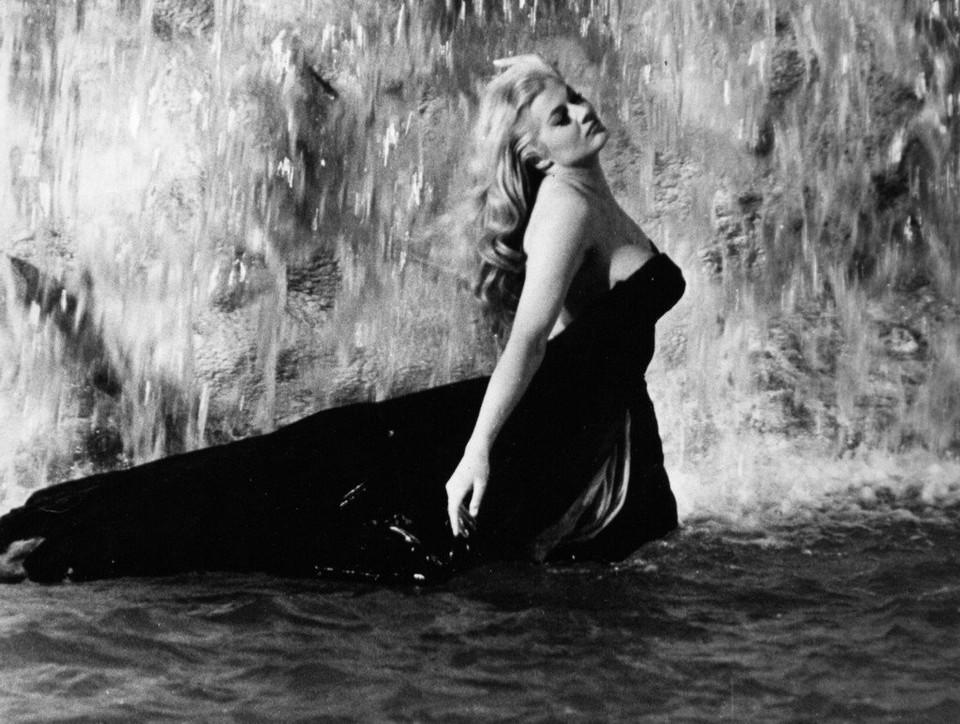 Anita Ekberg w "Słodkim życiu", reż. Federico Fellini, 1960 r.