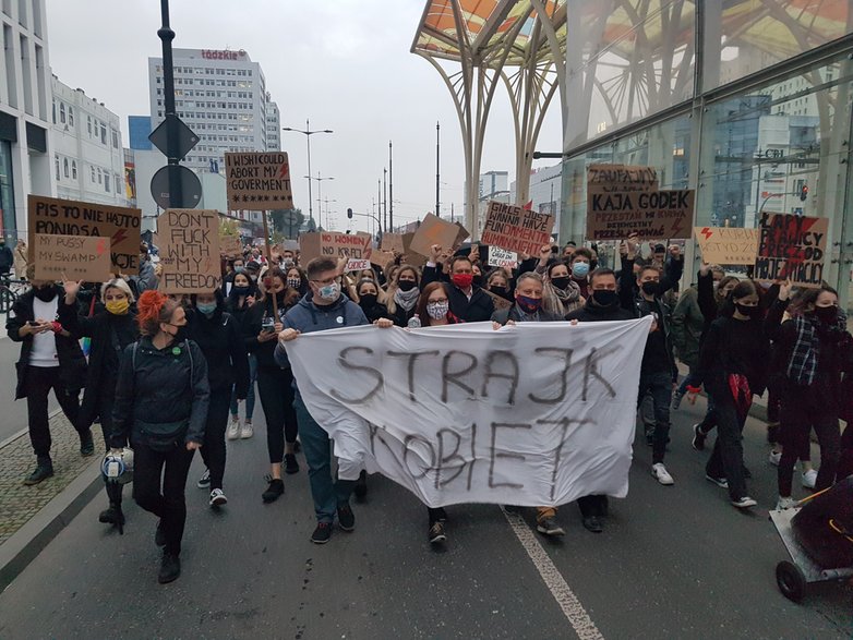 Protest przeciwko zaostrzaniu przepisów aborcyjnych w Łodzi - wtorek 27.10