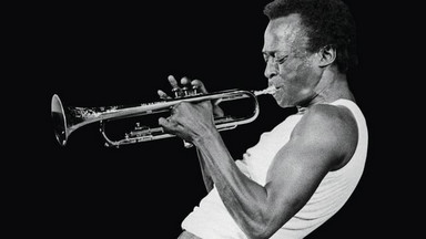 MILES DAVIS — "Complete Jack Johnson Sessions". Recenzja