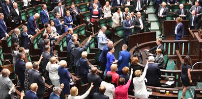 Nocny skok PiS na sądy. Kaczyński do opozycji: Jesteście kanaliami!