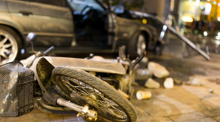 Vétlen motoros halt meg a balesetben / Illuisztráció: Shutterstock