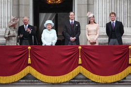 Kad su ušli u sobu princeze Dajane nakon što je POGINULA,  shvatili su da je ovaj čovek OPELJEŠIO, nije ostavio ni POSTELJINU NA KREVETU