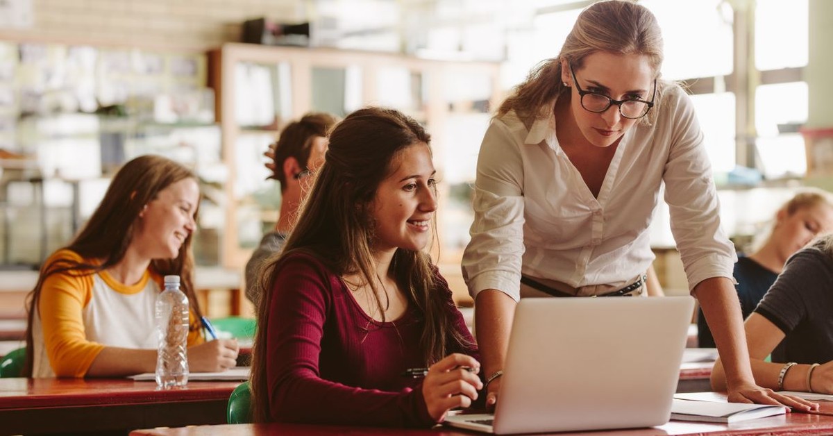 Bezpłatne półkolonie zimowe 2026: programowanie, AI i cyfrowe kompetencje dla dzieci w mniejszych miejscowościach