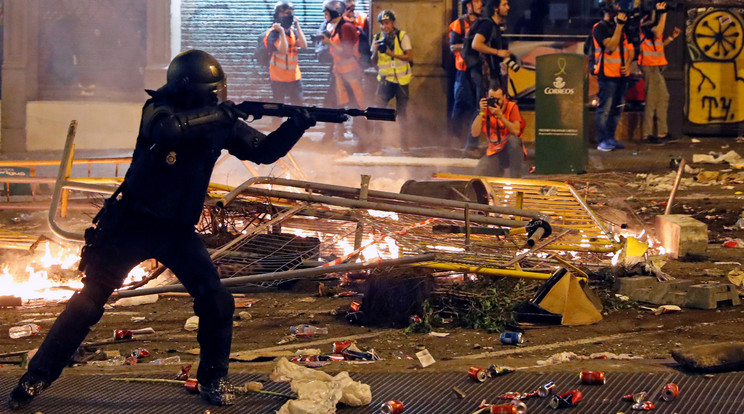 Katalán válság / Fotó: MTI EPA Toni Albir