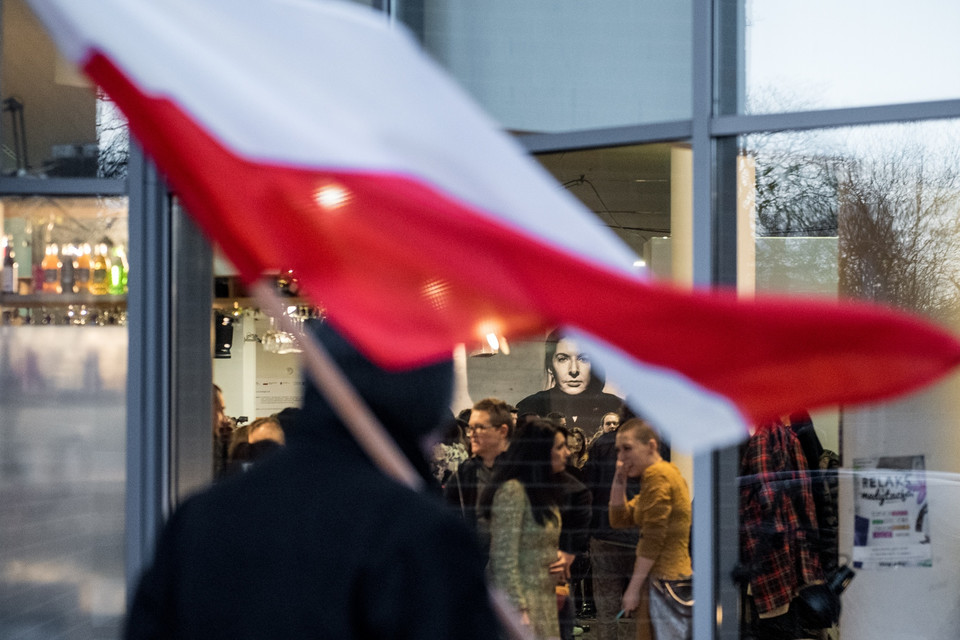 Protest przeciwko wystawie Mariny Abramović w Toruniu