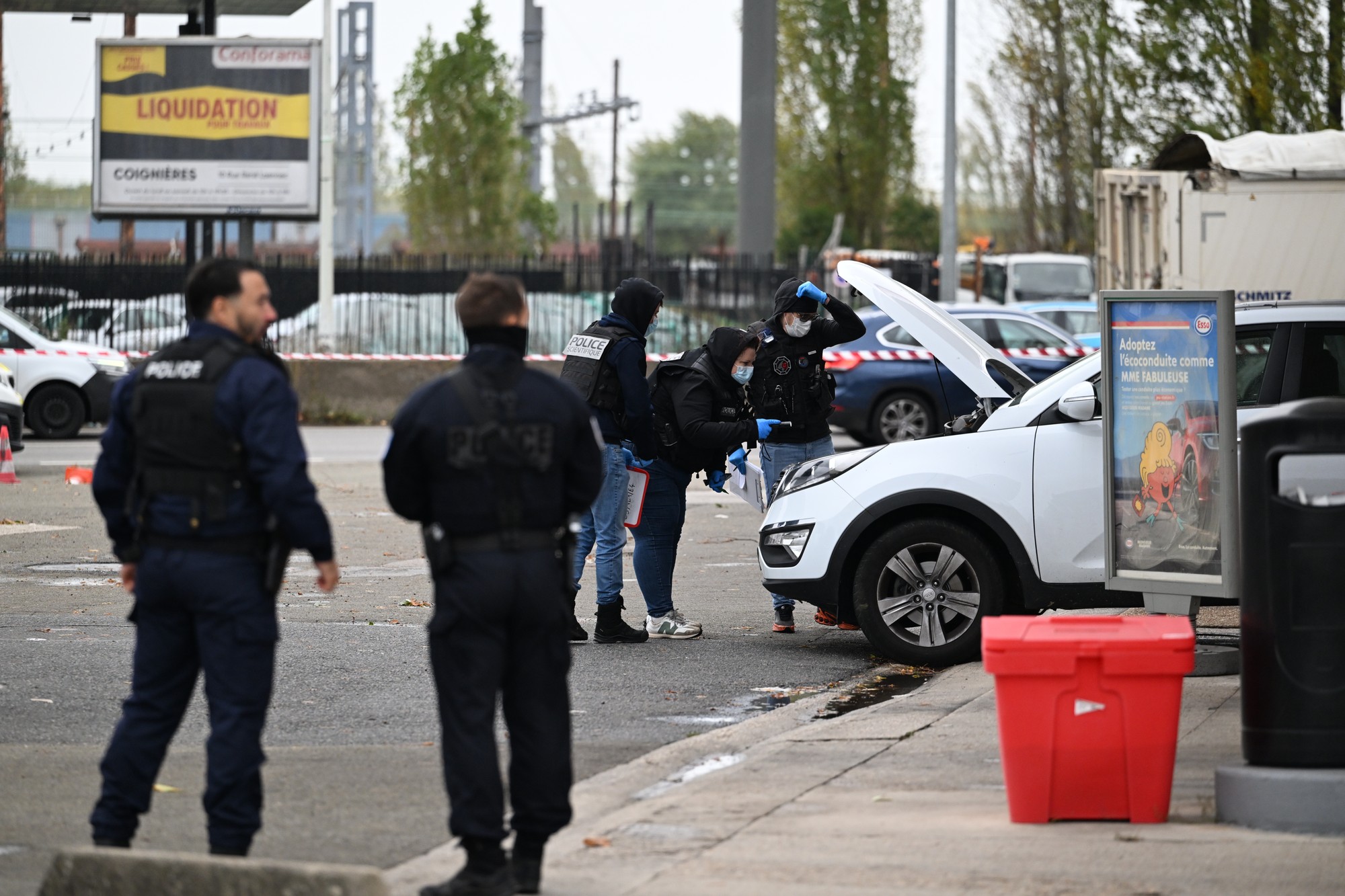 Streľba pri Paríži bola aktom terorizmu.