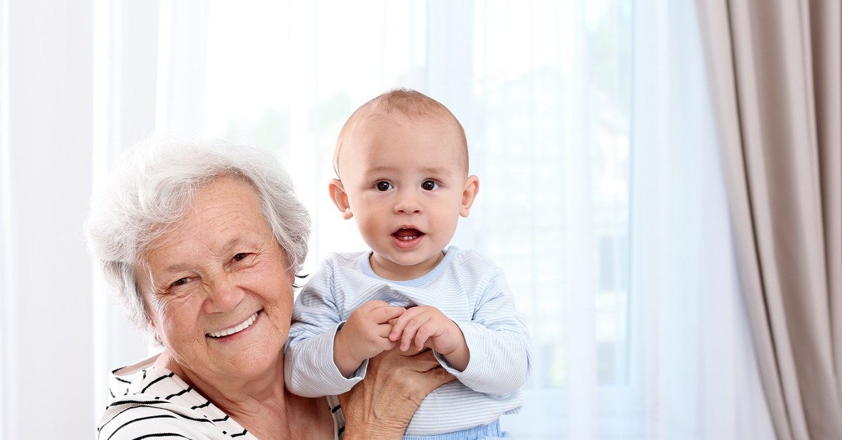 Umowa uaktywniająca. ZUS dopłaca do składek niani – sprawdź, jak zwiększyć swoją emeryturę