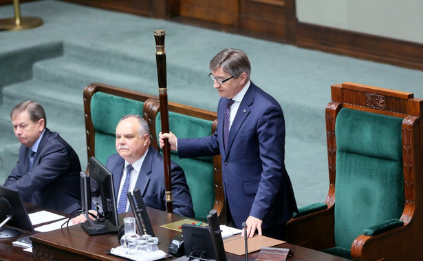 Sejm: Projekt zmian w ustawie o służbie zagranicznej skierowany do dalszych prac w komisjach
