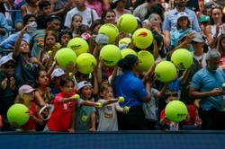 Gwiazdor NBA "chłopcem" od podawania piłek na US Open