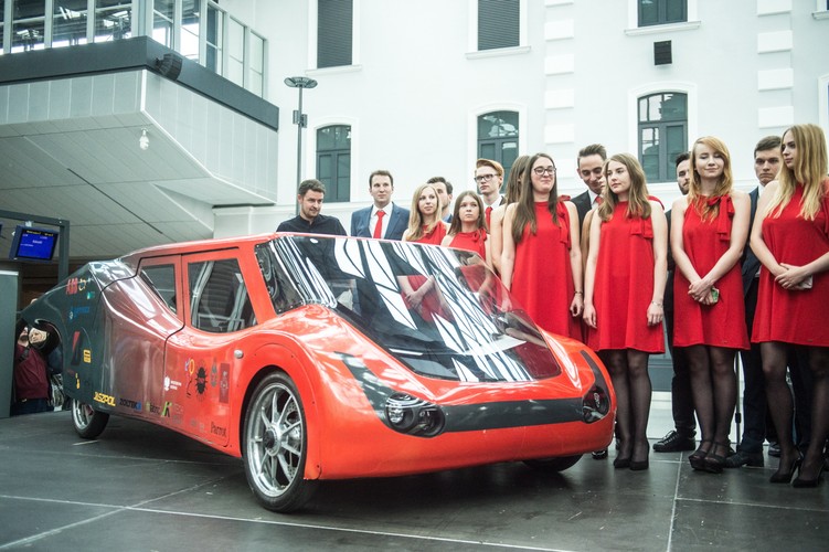 Poprawa parametrów konstrukcji wpłynie na wydajność auta podczas wyścigu.

<br><br>
 (gm/nlat) PAP/Grzegorz Michałowski