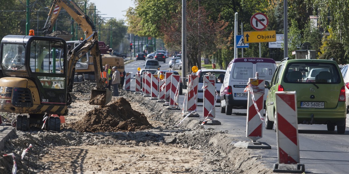 Roboty drogowe na skrzyżowaniu ulic  Grunwaldzkiej, Rycerskiej i ostroroga w Poznaniu.