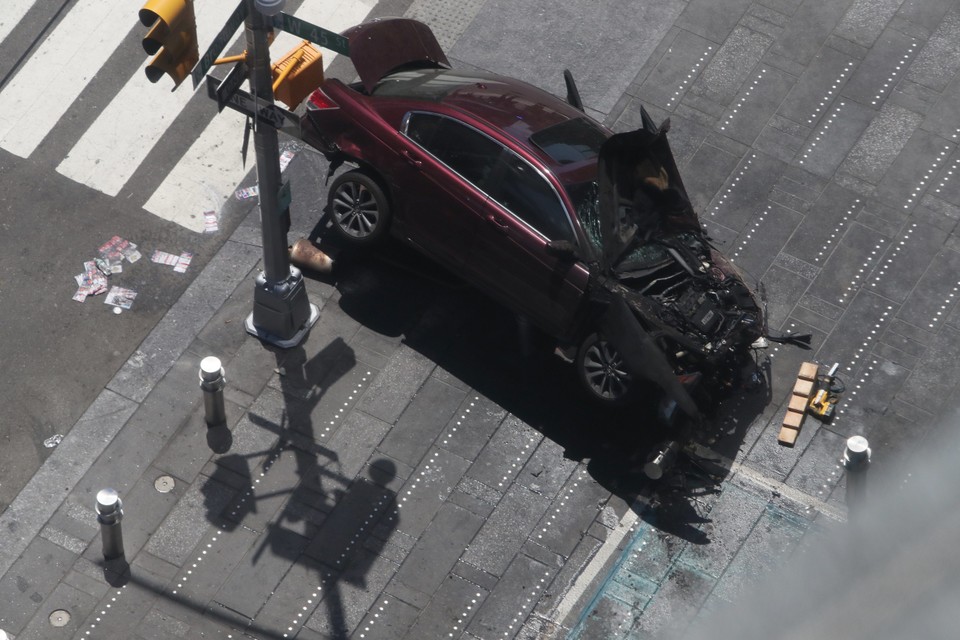 USA PEDESTRIANS STRUCK NYC (Vehicle strikes pedestrians in Times Square)