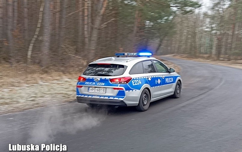 Policja pomogła wygrać wyścig z czasem o serce pacjentki. Przejazd z Zielonej Góry do Wrocławia w godzinę