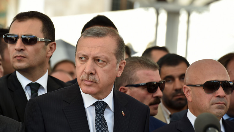 "Financial Times": Czystki po puczu w Turcji sięgają daleko poza spiskowców
