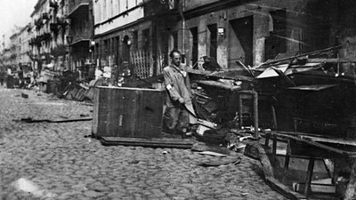 Rzeczy pozostawione na ul. Miłej po wywiezieniu Żydów do Treblinki. Warszawa, lato 1942 r.