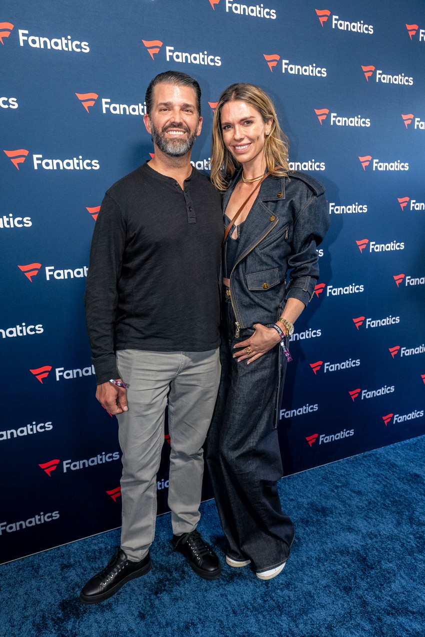 Donald Tramp Mlađi i Betina Anderson fotografisani 8. marta 2025. u Nju Orleansu