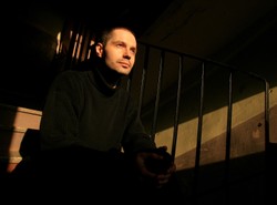 Pobił bohatera "Długu" - posiedzi w Polsce