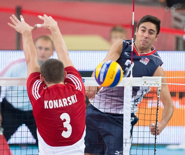 Donald Tusk nie przyniósł szczęścia siatkarzom. Polacy przegrali z USA