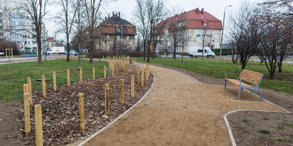 Nowy zieleniec przy Kolejowej