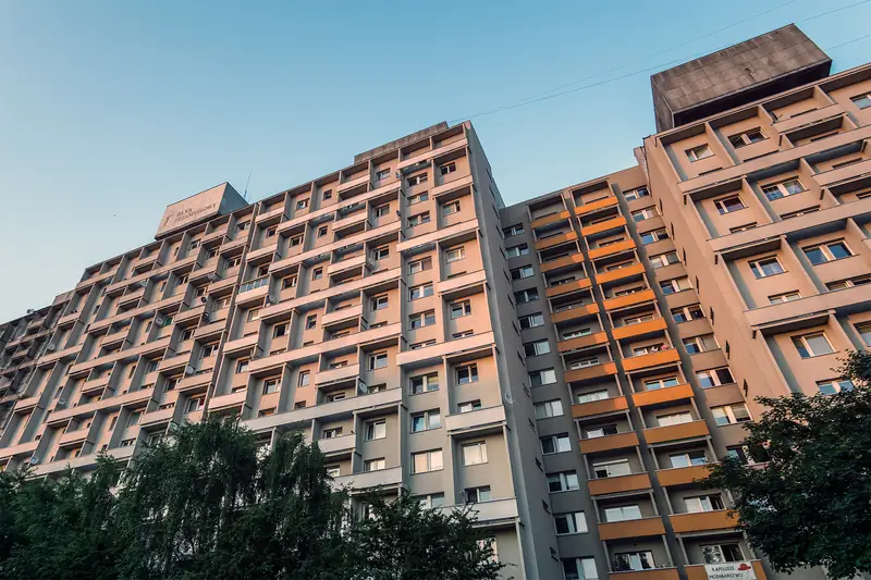 Blok niekiedy jest nazywany &quot;megaszafą&quot;