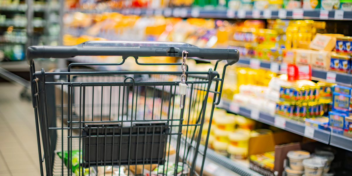 Indeks cen żywności od historycznego rekordu z marca 2022 r. spadł do listopada o 24 pkt, do 135,7 pkt. 