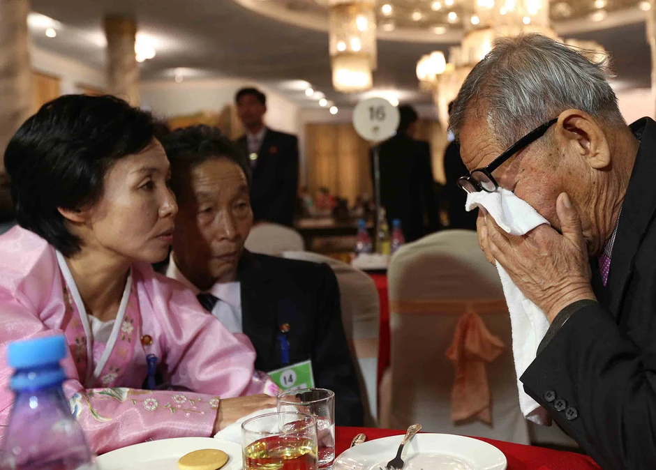 Mnogi posetioci su starij ljudi, koji su došli da poslednji put vide  svoje najmilije