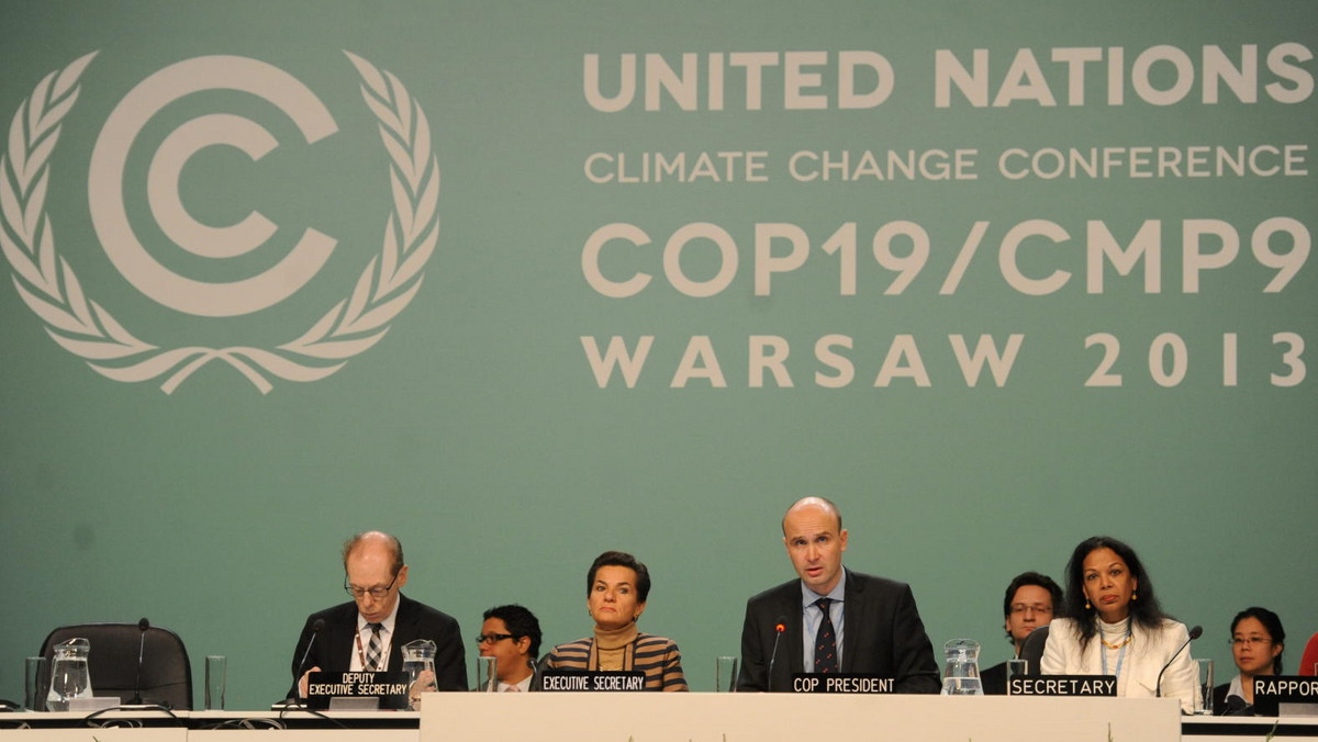 Delegatom 194 państw na COP19 udało się w sobotę wieczorem osiągnąć porozumienie we wszystkich spornych kwestiach. Chodzi o finansowanie walki ze zmianami klimatu oraz mechanizm pomocy dla ubogich krajów, które cierpią z powodu zmian klimatycznych.