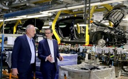 Opel rusza z budową nowej fabryki w Gliwicach. Morawiecki: Zapewni ona nowe miejsca pracy