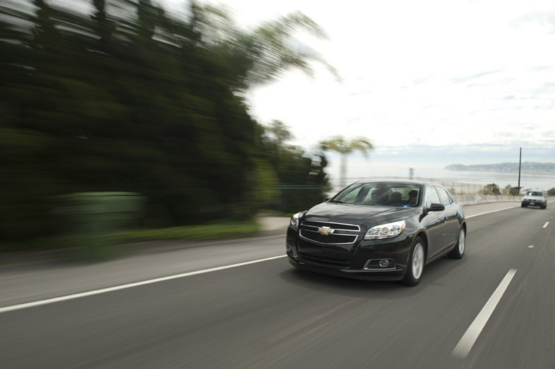 Chevrolet Malibu pod napięciem