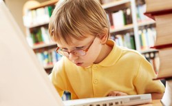 "Laptop dla ucznia" porażką? "Kolejny z kryzysów, jakie zostawił nam PiS"