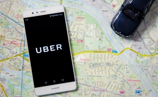 Uber ponownie wypuszcza na ulice samochód autonomiczny po śmiertelnym wypadku