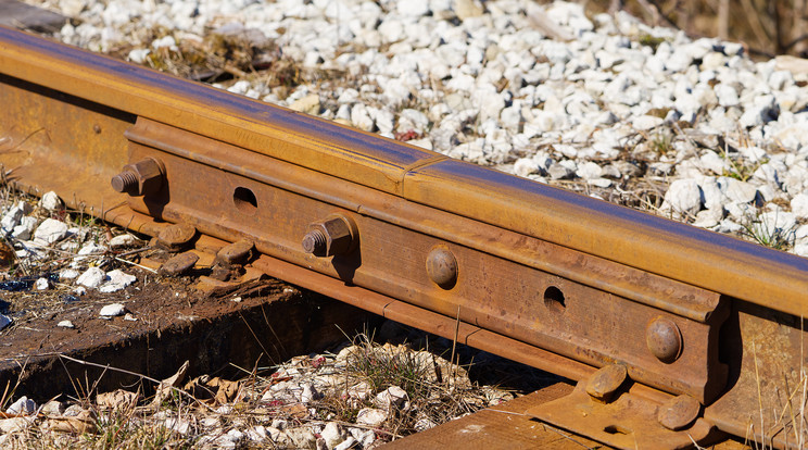 Holttestet találtak a sínek mellett, a férfit valószínűleg vonat ütötte el / Illusztráció: Northfoto