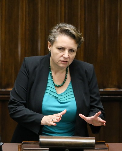 Możliwie głębokie poszerzenie dostępu do kultury - to priorytet minister kultury i dziedzictwa narodowego, <b>Małgorzaty Omilanowskiej </b>na kolejny rok. Wraz z Ministerstwem Edukacji Narodowej stworzony będzie rządowy program w zakresie rozwoju czytelnictwa. W tym celu, opracowana zostanie ścieżka finansowania zakupów dla bibliotek publicznych i szkolnych. Resort położy większy nacisk na rozwój dostępu do dziedzictwa narodowego. We współpracy z resortem sportu i turystyki zostanie wdrożony program wspierania muzeów i miejsc historycznych. Ponadto zwiększone będzie wsparcie dla programów cyfryzacyjnych. To dzięki nim obywatele mają mieć szerszy i tańszy dostęp do wielu niedostępnych na co dzień dóbr kultury i dziedzictwa narodowego.