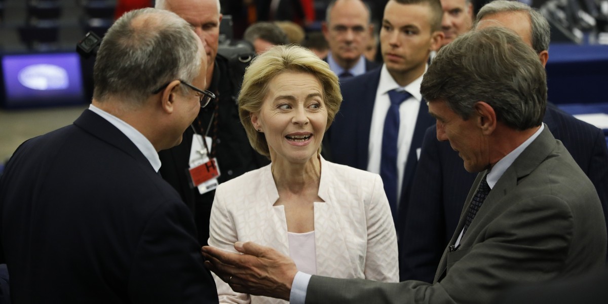 Ursula von der Leyen została wybrana na nową przewodniczącą Komisji Europejskiej. Poparli ją europosłowie PiS, choć zapowiada, ze będzie stawiać na praworządność i ochronę klimatu.