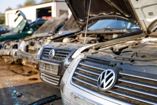 Zapaść niemieckiej branży motoryzacyjnej dzieli rząd w Berlinie. Koalicjantom brakuje pomysłów jak wyjść z gospodarczego pata