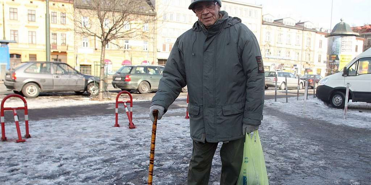 Odśnieżają tylko pod urzędem