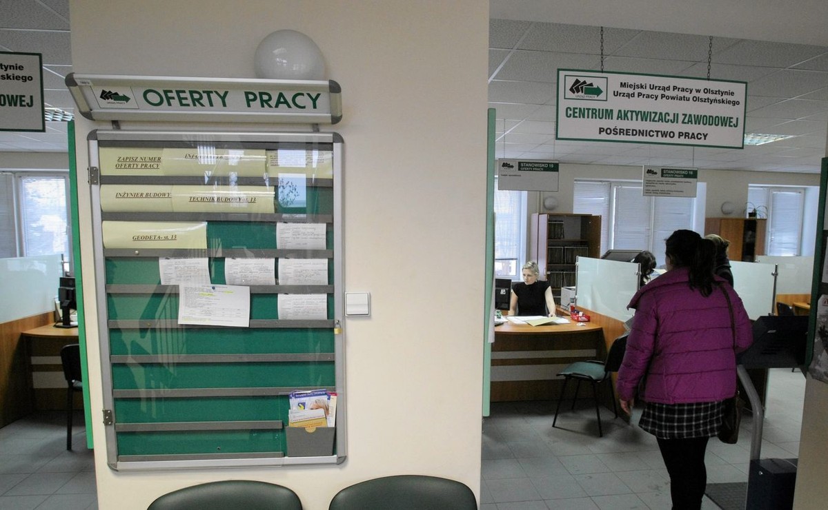 Tablica ogłoszeń w Powiatowym Urzędzie Pracy