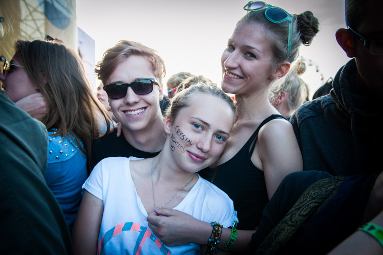 Publiczność pod sceną na festiwalu Heineken Open'er (fot. Monika Stolarska/Onet)