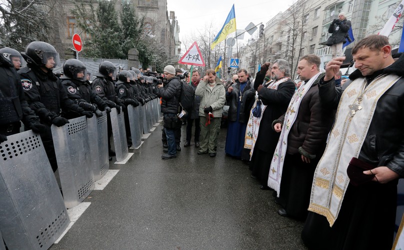 Milicja szykuje szturm? Czy chodzi o postraszenie demonstrantów?
