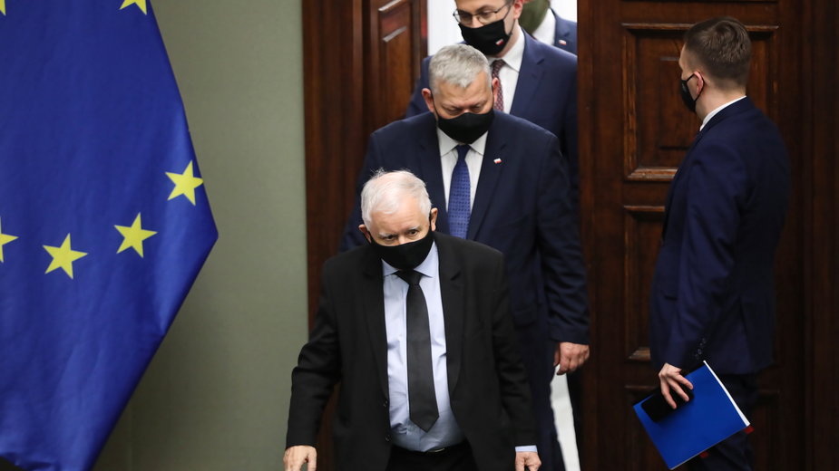Zakochajmy się w polexicie. Wyjście z Unii Europejskiej staje się naturalnym kierunkiem polityki PiS