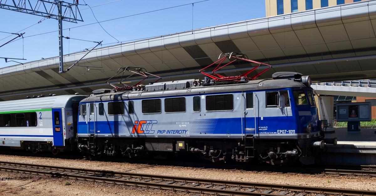  Awarie lokomotyw, problemy ze składami. W PKP Intercity brakuje sprawnego taboru