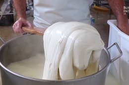 Jak powstaje włoska mozzarella